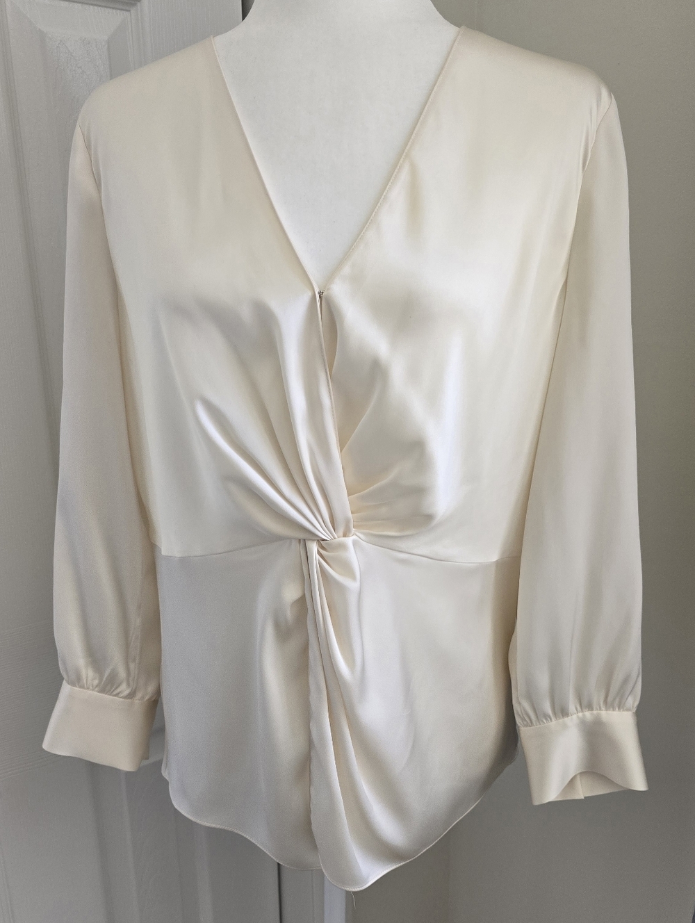 Theory Twist Front Blouse Size 10, Cream - Picture 2 of 10